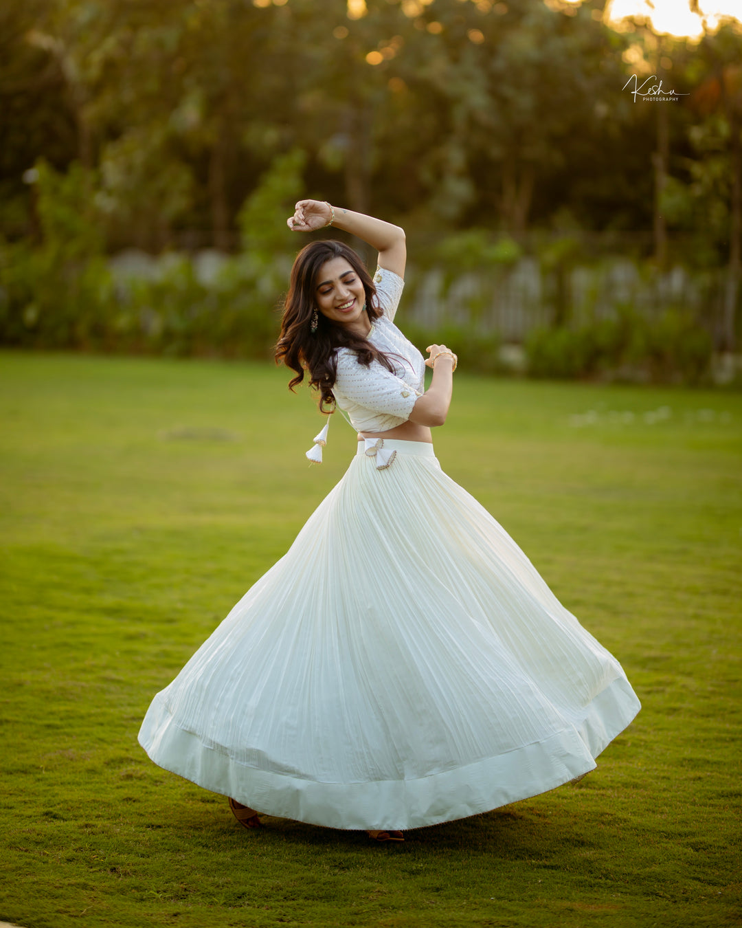 Elegant White Lehenga paired with a vibrant Kalamkari Dupatta, a perfect fusion of modern style and traditional art, available exclusively at MyRiti.