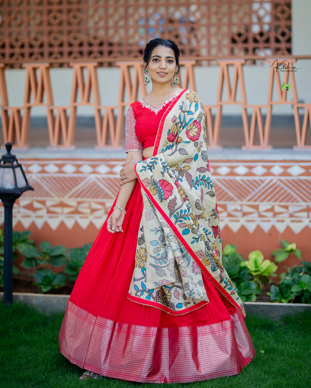Elegant Mangalgiri Lehenga available at MyRiti, showcasing traditional weaving in vibrant colors. Ideal for those seeking a blend of classic and contemporary styles in online lehengas