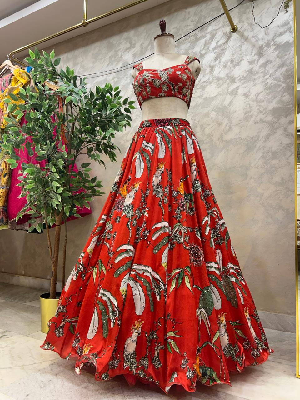 The Scarlet Cockatoo Set
